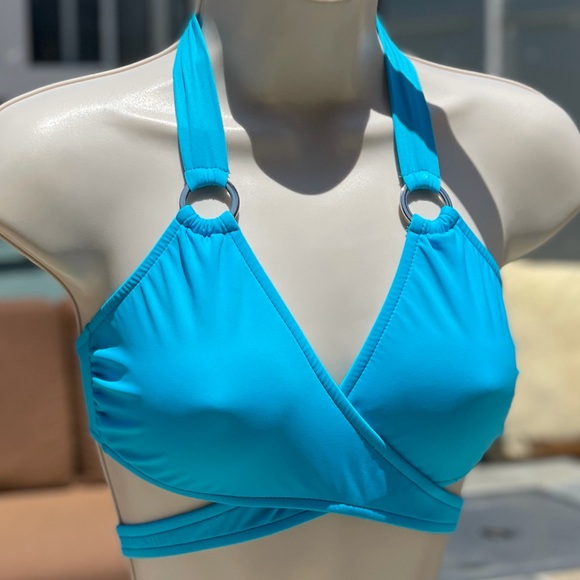 Venus Wrap Bikini Tops 💙 - Picture 5 of 17